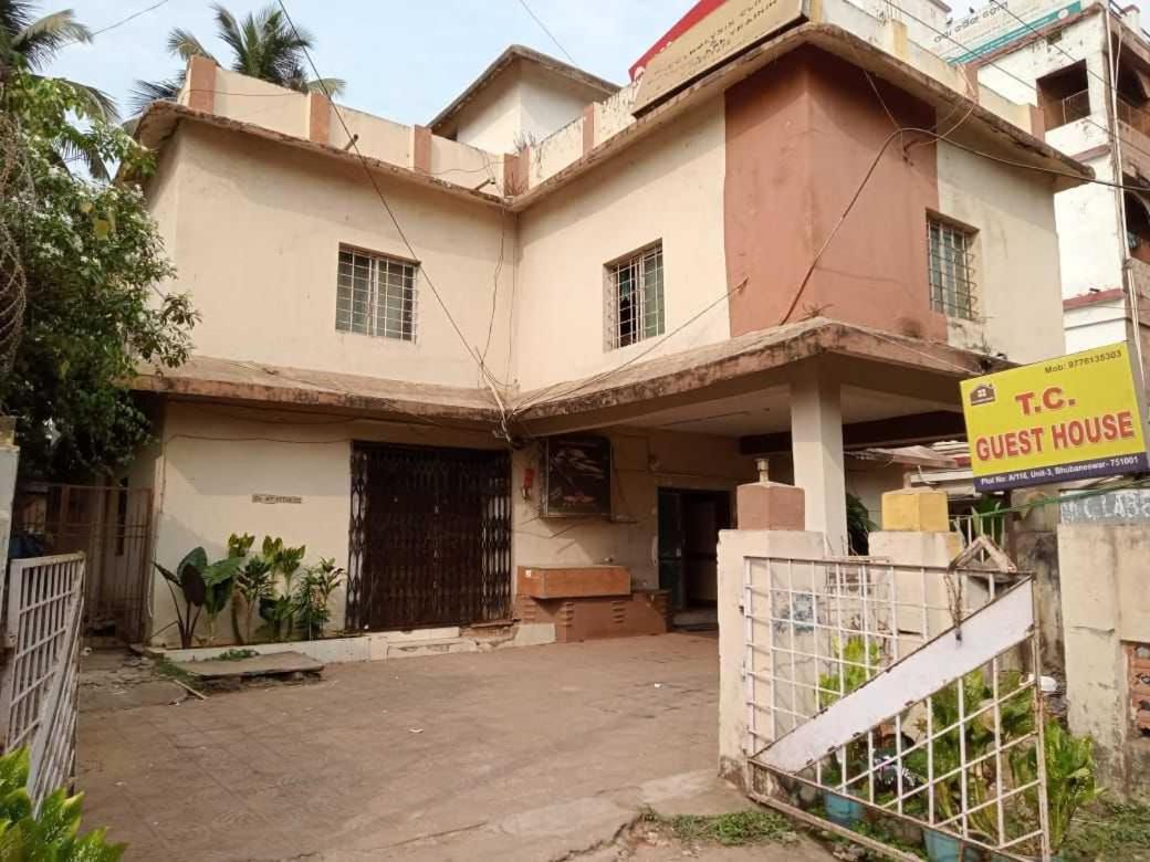Oyo Flagship 9009 Tc Guest House Bhubaneswar Bagian luar foto